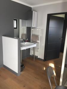 Kuchyň nebo kuchyňský kout v ubytování Chambres d'hotes ASAM
