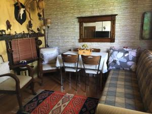 Restoran atau tempat makan lain di Villa Banizo Great Black Sea View Village House