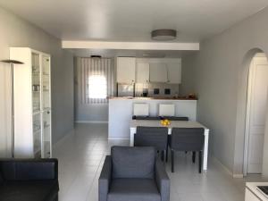 Kuchyň nebo kuchyňský kout v ubytování Apartamento en Playa de Pals Costa Brava