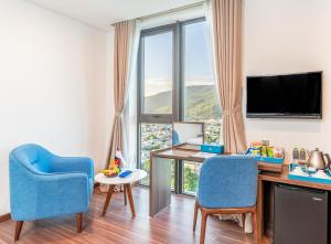 Nespecifikovaný výhled na hory nebo výhled na hory při pohledu z hotelu