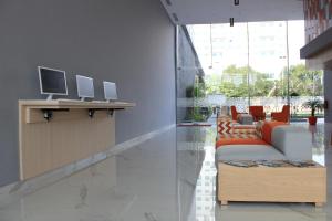 Μια τηλεόραση ή/και κέντρο ψυχαγωγίας στο HARRIS Hotel & Conventions Solo