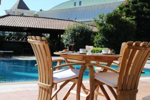 Bazén v ubytování Efe Hotel Gocek nebo v jeho okolí