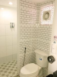 Kylpyhuone majoituspaikassa Panna Heritage Boutique Hotel - SHA Plus