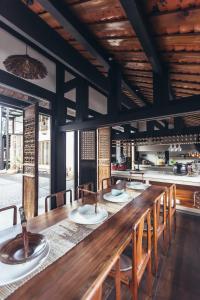 张家界宋风明雨精品民宿 (张家界国家森林公园武陵源店)餐廳或用餐的地方