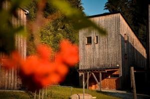 ハルラホフにあるNaturepark Resortの古納屋