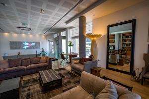 A seating area at Sea view apartment suite