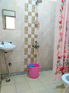 A bathroom at Su- Koon Homestay