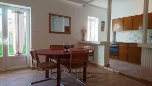 Kuchyň nebo kuchyňský kout v ubytování Ljubica Comfortable Apartment
