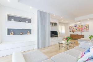 A television and/or entertainment centre at Villa Diagonal