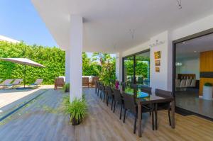 A balcony or terrace at Villa Diagonal
