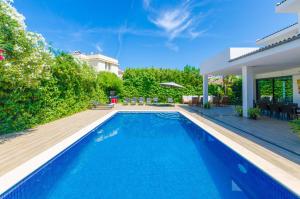 The swimming pool at or close to Villa Diagonal