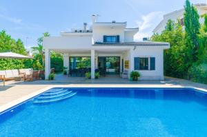 The swimming pool at or close to Villa Diagonal