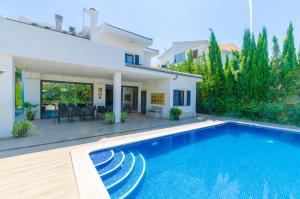 The swimming pool at or close to Villa Diagonal