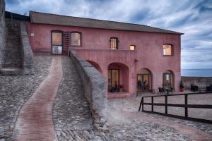Fotografie z fotogalerie ubytování Locanda La Fortezza v destinaci Finale Ligure + 4 fotografie