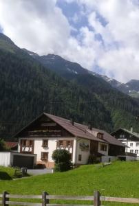 Zdjęcie z galerii obiektu Haus Morgensonne w mieście Pettneu am Arlberg