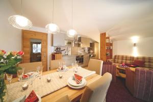 Kuchyňa alebo kuchynka v ubytovaní Apartment Haus Schatz
