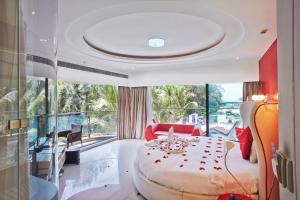 Кровать или кровати в номере Fahrenheit Hotels & Resorts