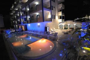 Bazén v ubytování Residence Abruzzo Resort nebo v jeho okolí