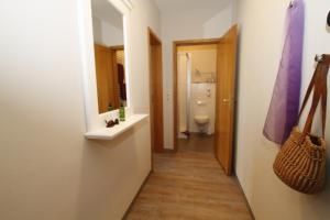 Bilik mandi di Apartmenthaus Holländerei +33 gambar