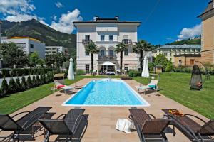Bazén v ubytovaní Garni Villa Tyrol - Adults Only alebo v jeho blízkosti