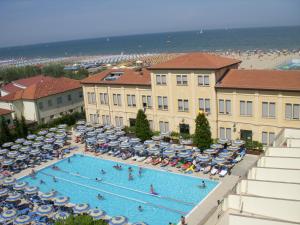 Foto dalla galleria di Dante Family Beach Resort a Cervia