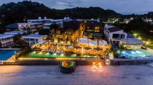 Bazén v ubytování The Yana Villas Hua Hin nebo v jeho okolí