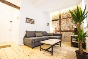 Część wypoczynkowa w obiekcie INTIMATE AND ARTISTIC FLAT WIFI PUERTA DEL SOL