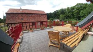 DegenershausenZiegeleihof inmitten von Wiesen und Wäldern的相册照片