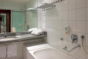 Koupelna v ubytování Mercure Hotel Trier Porta Nigra