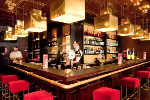 Lounge nebo bar v ubytování Mercure Hotel Trier Porta Nigra