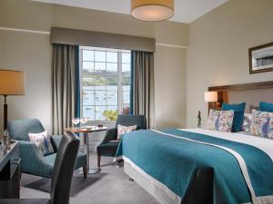 Ένα ή περισσότερα κρεβάτια σε δωμάτιο στο Actons Hotel Kinsale