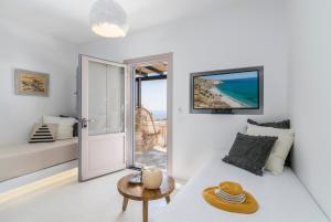 A seating area at Psaravolada Hotel Milos