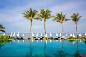 Swimmingpoolen hos eller tæt på Lanta Casuarina Beach Resort - SHA Plus