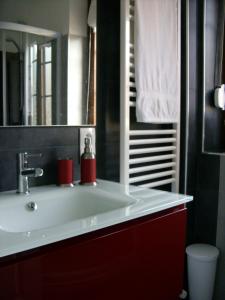 Ένα μπάνιο στο Marcia Donatti-A l'Ombre des Coteaux Rio de Janeiro