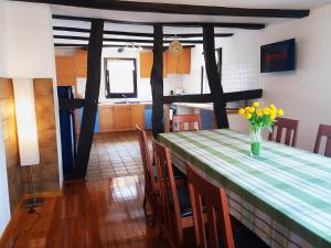 Afbeelding uit fotogalerij van Gräfrath Gästehaus Neunkirchen-Seelscheid in Söntgerath +19 foto's