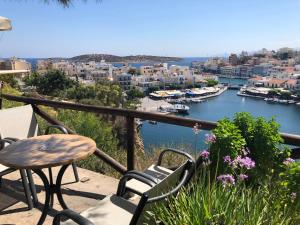 Gallery image of Big Blue Luxury Apartment in Agios Nikolaos