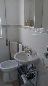 A bathroom at Casa Mare Ognina