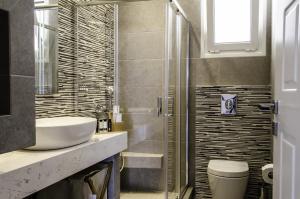 חדר רחצה ב-Talos Luxury Suites