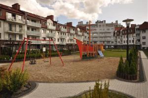 Plac zabaw dla dzieci w obiekcie Windrose Apartment