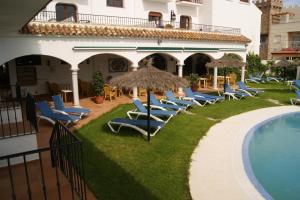 Bazén v ubytování Hotel Pozo del Duque nebo v jeho okolí