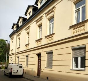 Budova, v ktorej sa apartmán nachádza