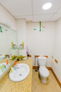 A bathroom at A25 Hotel - 26 Hàng Nón