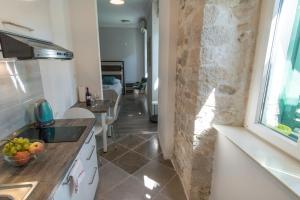 Kuchyň nebo kuchyňský kout v ubytování JR Luxury Guesthouse