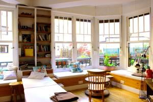 Część wypoczynkowa w obiekcie Aloha Hostel