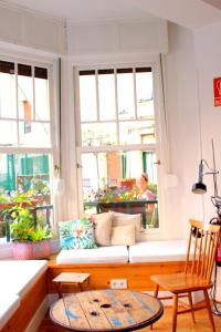 Część wypoczynkowa w obiekcie Aloha Hostel
