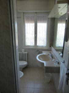 Een badkamer bij Hotel Premeno