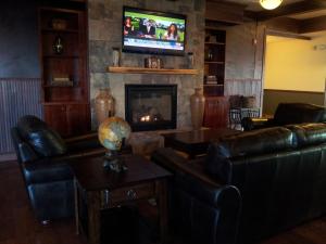 A seating area at Extended Stay Americas Suites - Minot