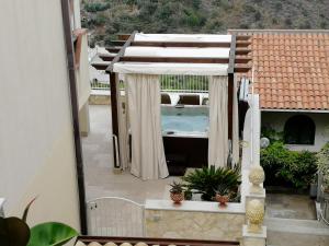 A balcony or terrace at Le Villette - Taormina