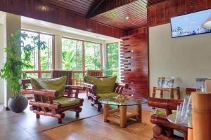Gallery image of Hibiscus Lodge Hotel in Ocho Rios