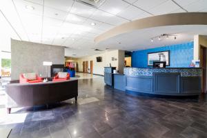 Lobbyn eller receptionsområdet på Best Western Plus Portage Hotel and Suites